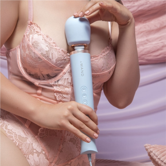 Le Wand Plug-In Vibrating Massager | Sky Blue